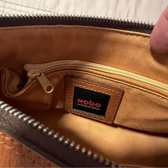 HOBO Rich Brown Leather Shoulder Bag - Picture 2 of 7